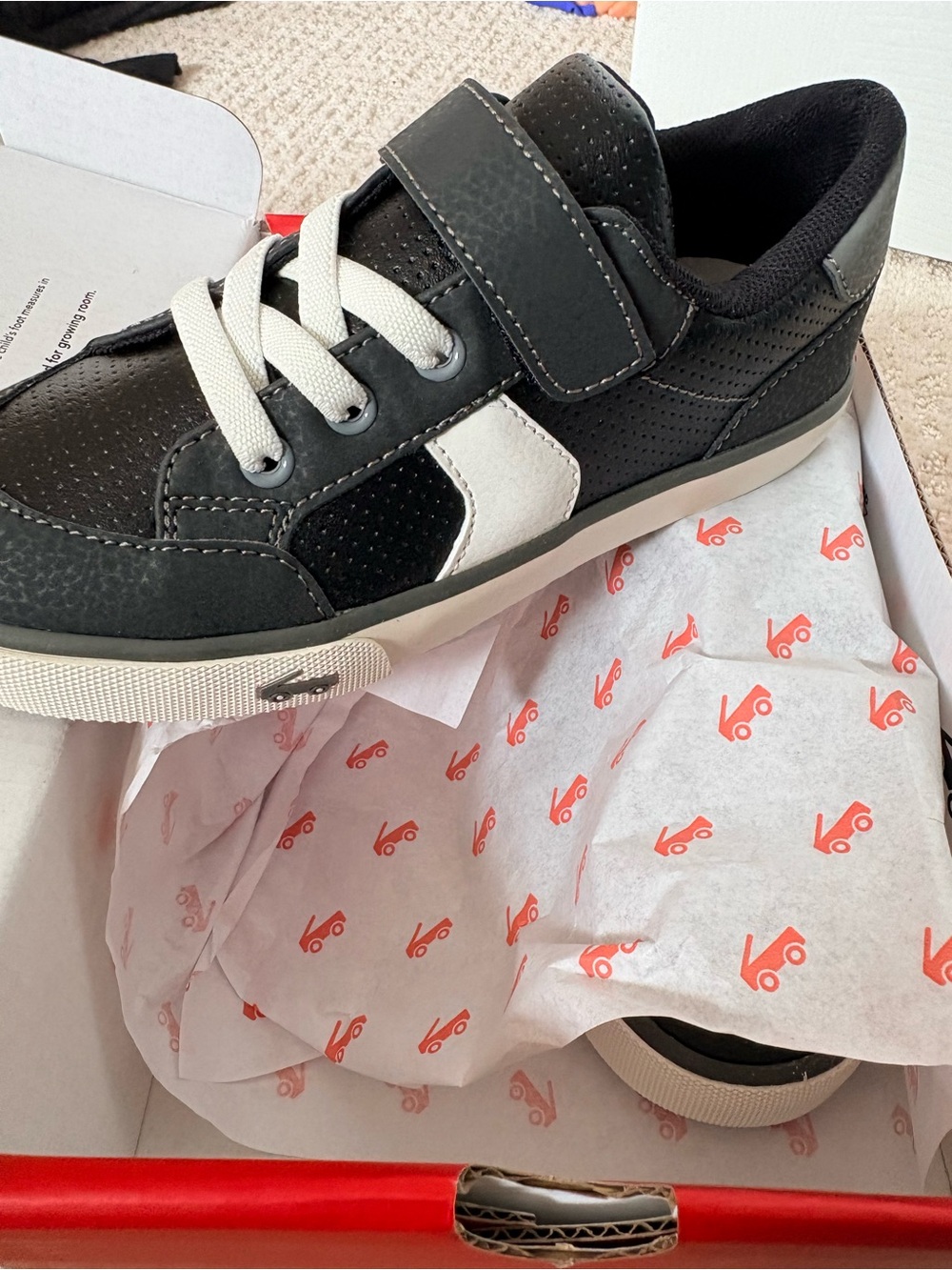 New in box See Kai Run Black Leather Sneaker 2T